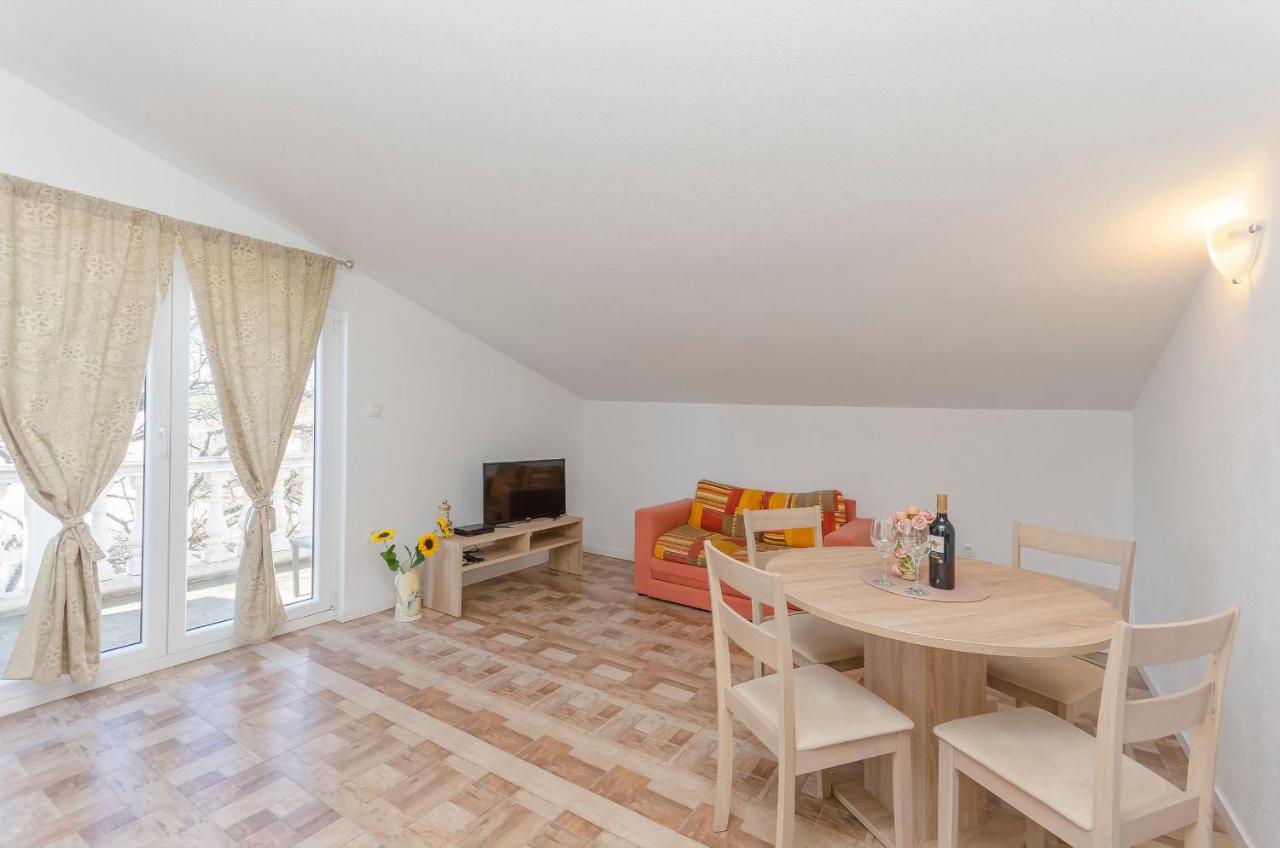 Apartments Snjezana Пироваць Екстер'єр фото