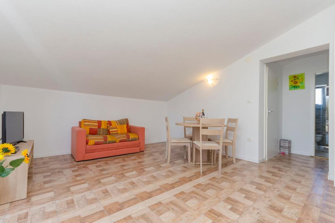 Apartments Snjezana Пироваць Екстер'єр фото